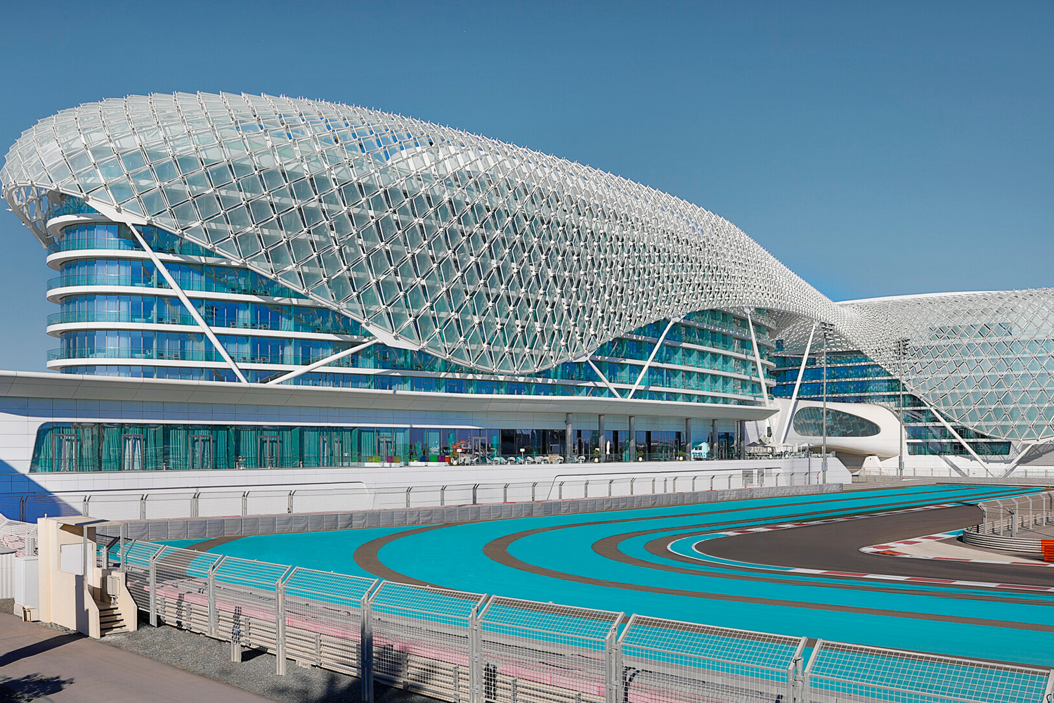 w abu dhabi yas island pool