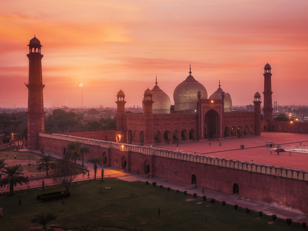 pakistan-visa-rules-relaxed-gcc-residents-to-get-visa-on-arrival-fees